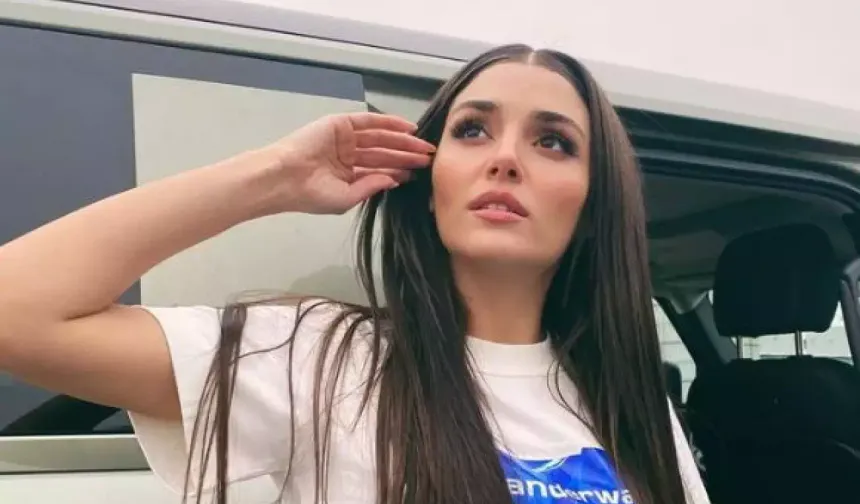 Hande Erçel’in Elbisesi Sosyal Medyada Olay Oldu