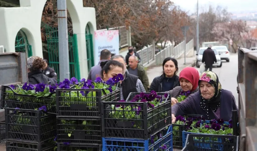 Eskişehir’de Arife Günü Yürekleri Isıtan Kareler!