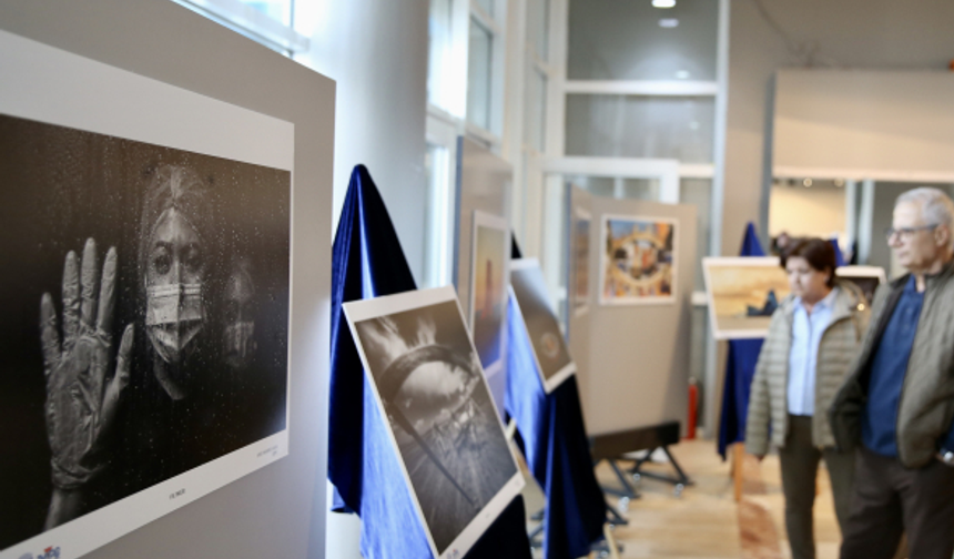 Fethiye’de sağlık çalışanlarının fotoğrafları sergileniyor