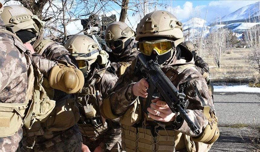 Eskişehir 71 Evler’de Silahlı Dehşet! Özel Harekat Timleri Kapıyı Kırıp İçeri Girdi