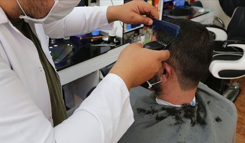 Eskişehir’de Berber Mesaisi Sahura Uzadı!