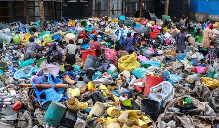 Küresel İklim Zirvesi: Plastik Kullanımına Büyük Yasak