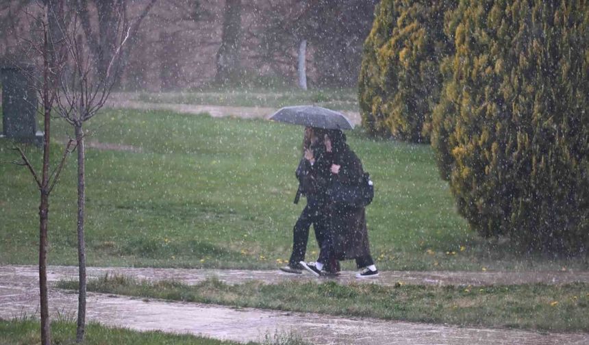 Eskişehir’de Bahar Beklerken Kış Şoku: İçişleri Bakanlığı’ndan 'Sarı Kod'lu Uyarı!