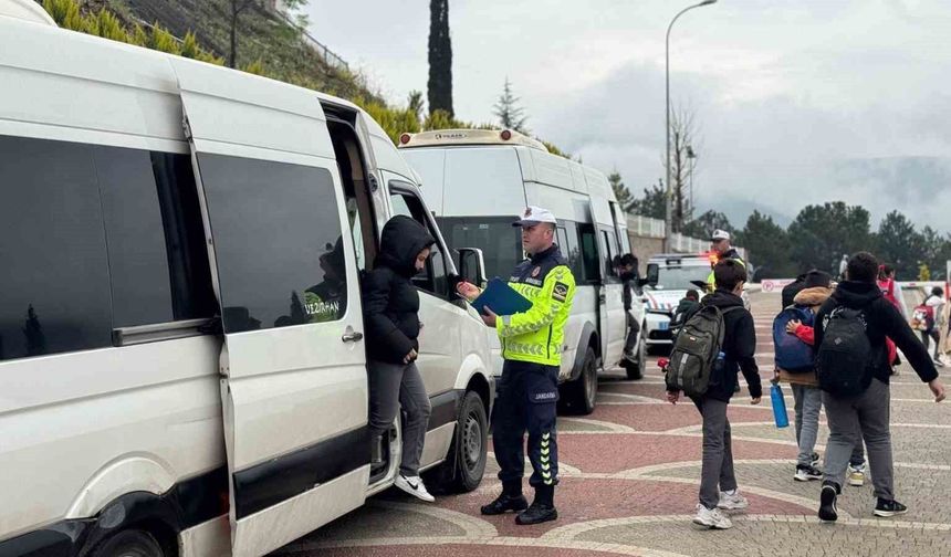 Eskişehir’de Okul Çevrelerine "Huzur" Operasyonu