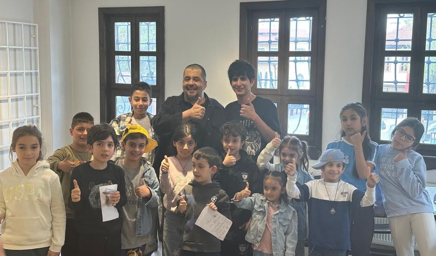 Çocuklar kendi şarkılarını yazdı