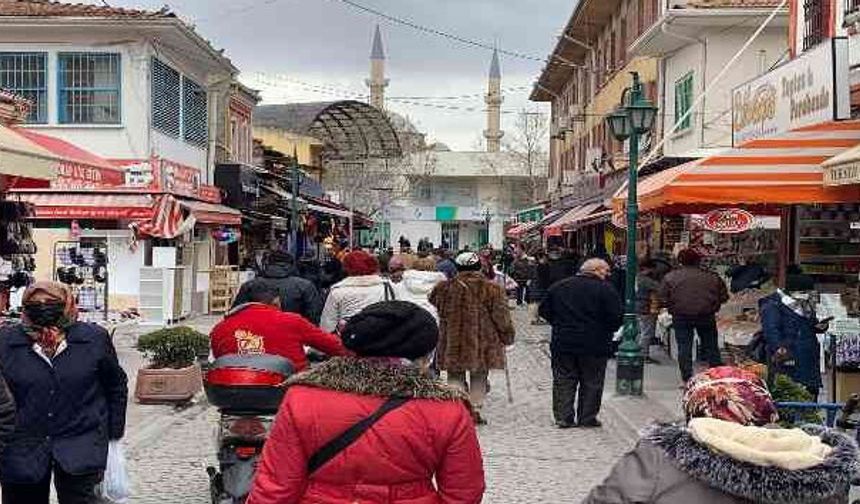 Eskişehir Çevre İllere Fark Attı: Yoksulluk Riski En Çok Düşen Şehir Oldu!