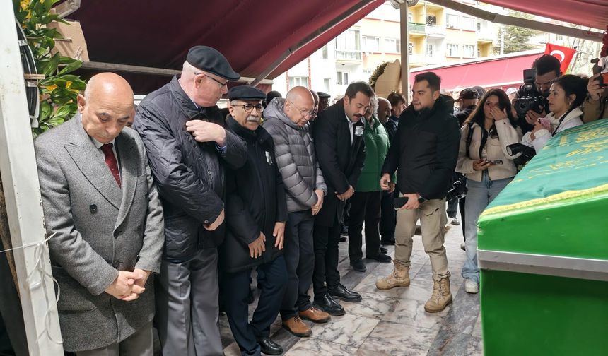Üsküdar Belediye Başkanı Dedetaş'ın Babası Eskişehir'de Toprağa Verildi