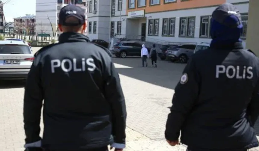 Okullarda Yeni Güvenlik Önlemleri: Silah Bulunan Ailelerin Çocuklarına Takip