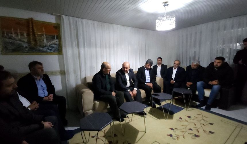 AK Parti Eskişehir İl Başkanı Gürhan Albayrak Acılı Uğur Ailesini Ziyaret Etti