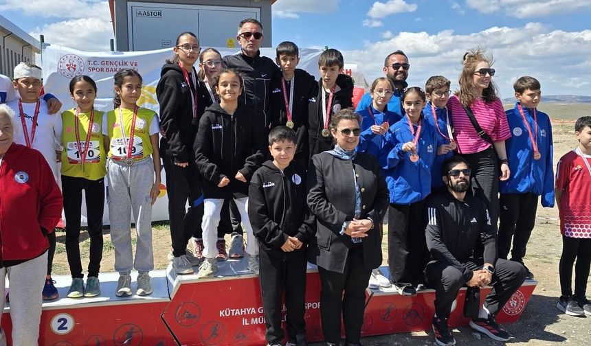 Eskişehirli Gençler Kütahya’yı Salladı