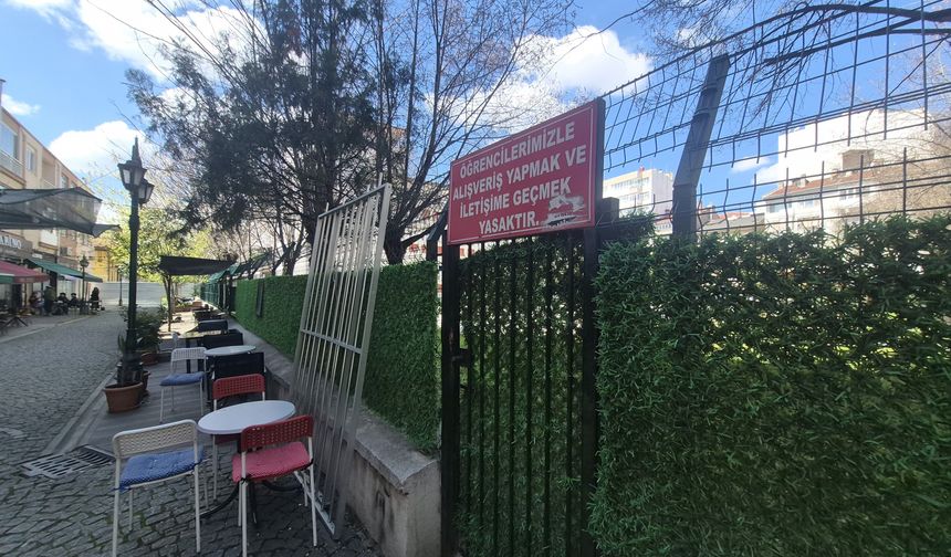 Eskişehir’deki Okulda "İletişim Yasağı" Tabelası: Görenler Gözlerine İnanamadı!