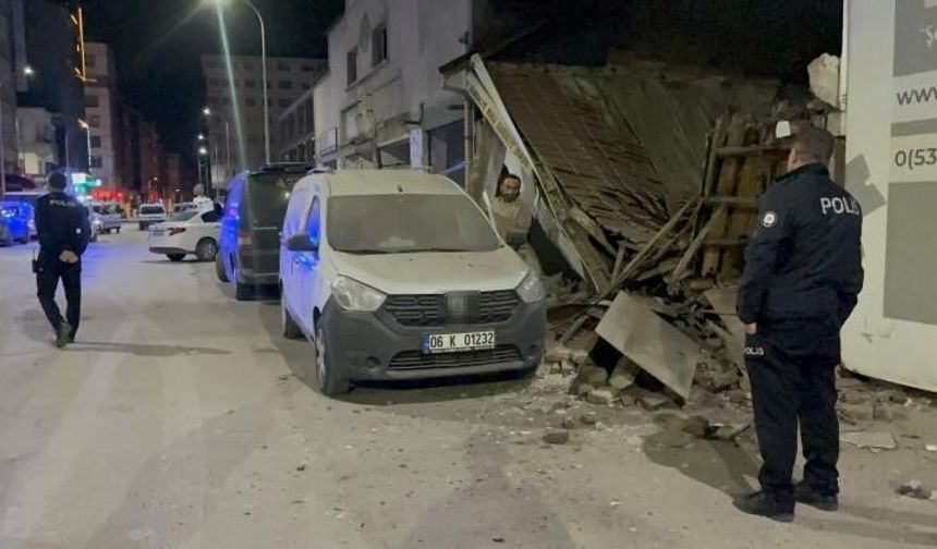 Eskişehir Asarcıklı Caddesi’nde Korkutan Çökme: Metruk İş Yeri Bir Anda Yıkıldı!