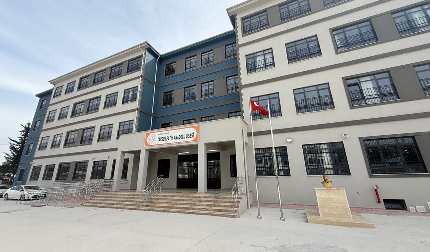 Lise öğrencisi okulda silahla yakalandı