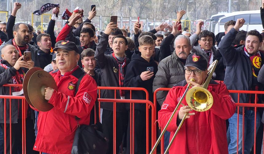 Bando EsEs Açıkladı: Espana Cani’nin 20 Yıllık Hikayesi