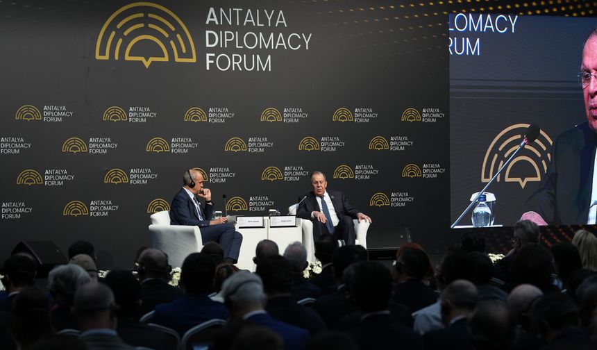 Lavrov: "Bu Savaş Batı'nın Ukrayna Eliyle Yürüttüğü Bir Mücadeledir"