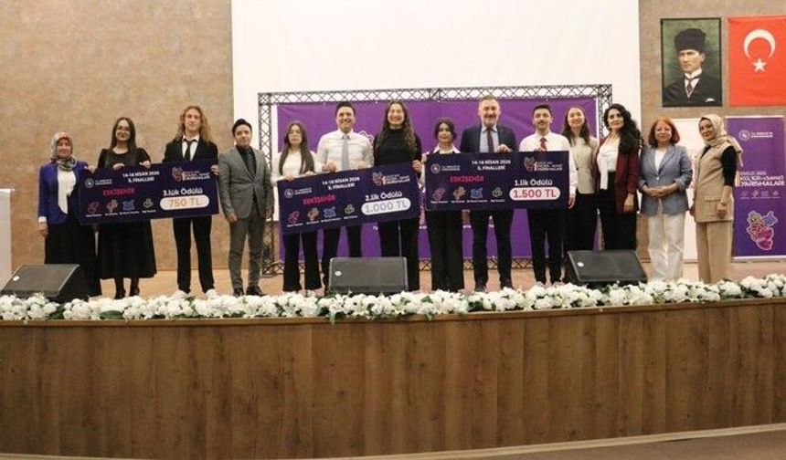 Eskişehir’in Genç Şairleri Podyuma Çıktı: Şiir Okuma Yarışması Tamamlandı