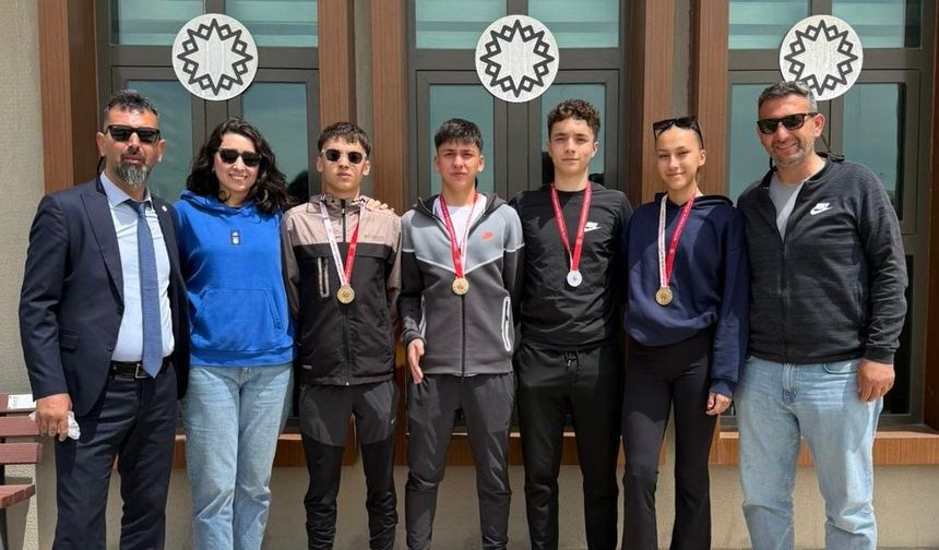 Eskişehirli Genç Atletlerden Üst Üste Altın Madalya