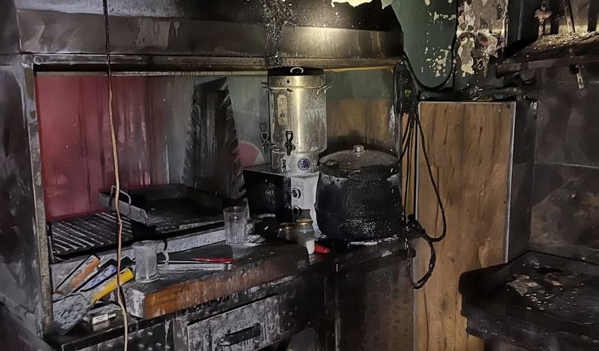 İş Yerinin Mutfağı Alevlere Teslim Oldu