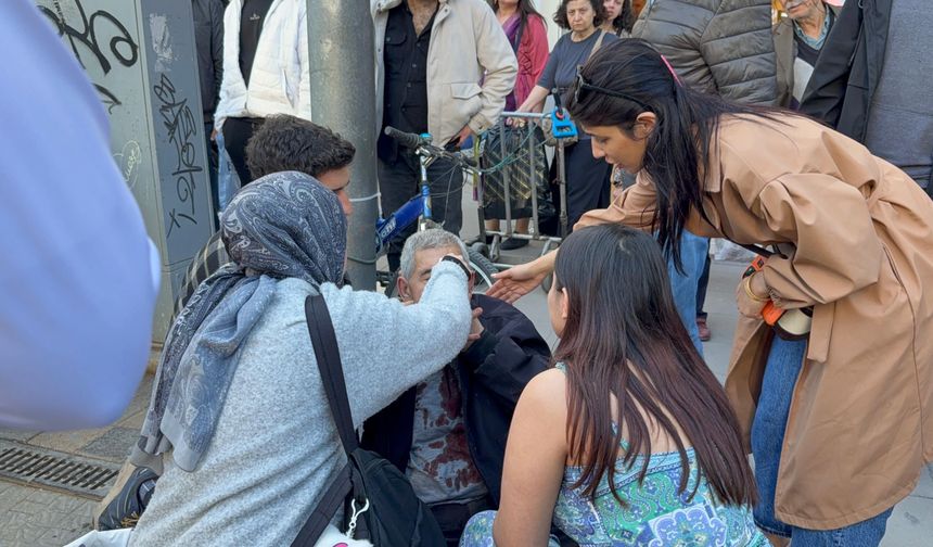 Eskişehir'de 14 Yaşındaki Çocuktan Yaşlı Adama Acımasız Yumruk!