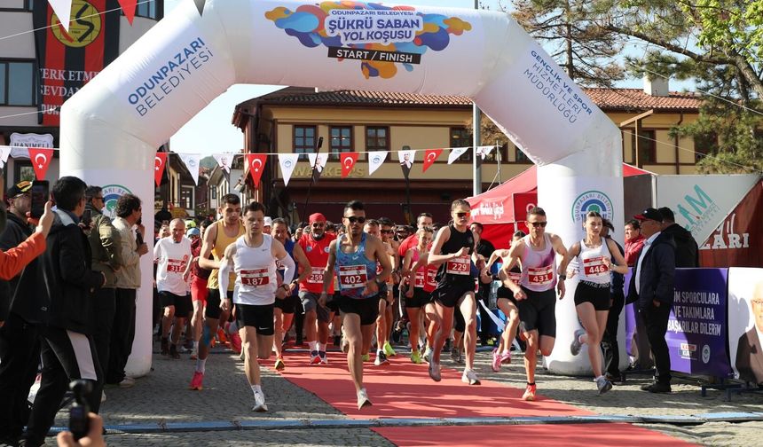 Şükrü Saban Yol Koşusu Odunpazarı’nda Spor Şölenine Dönüştü
