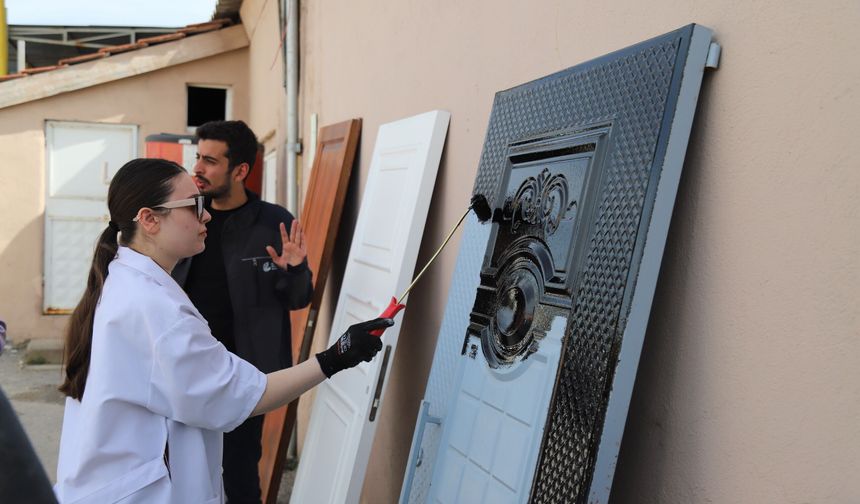 Eskişehir Büyükşehir’den Kadınlara Pratik Destek: Alçı ve Boya Kursu Tam Not Aldı