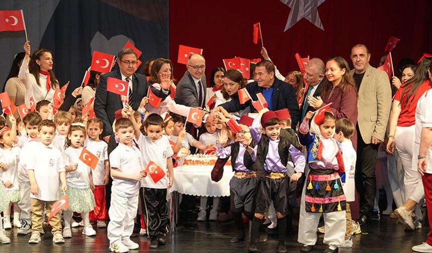 Eskişehir Büyükşehir Belediyesinde miniklerin 23 Nisan coşkusu