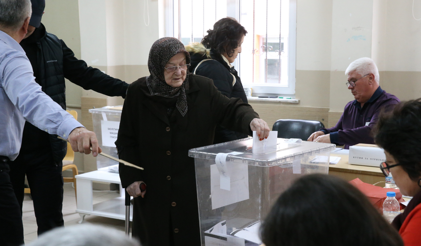 Eskişehir'de seçim için sandık başına gittiler