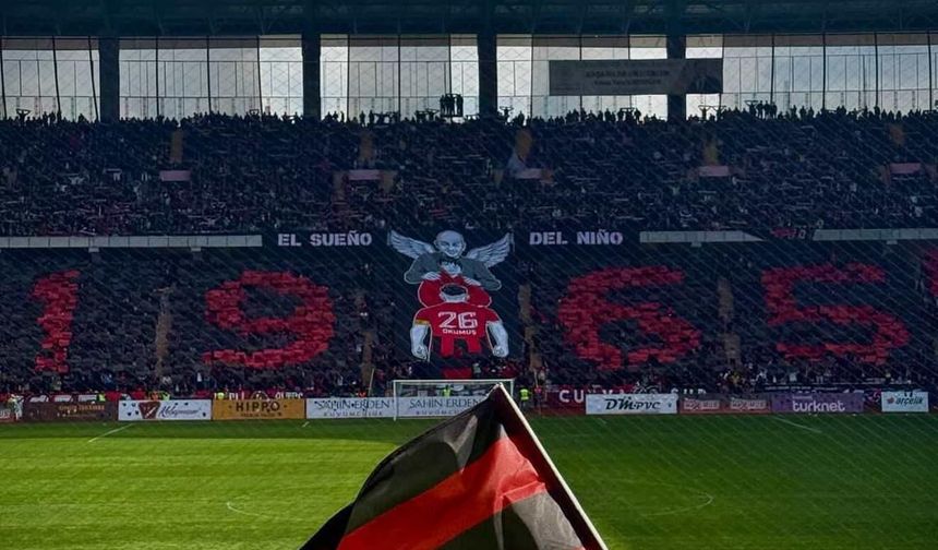 Es-Es tribünleri büyüledi