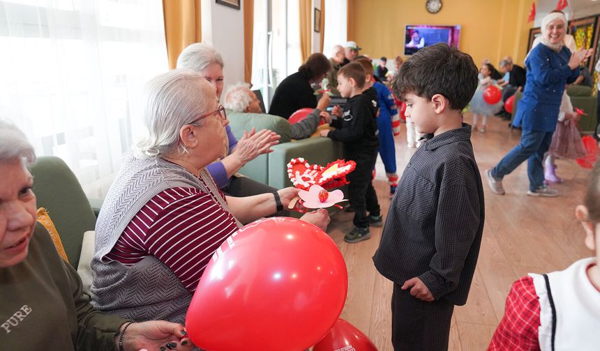 Kuşaklar bir arada 23 Nisan'ı kutladı