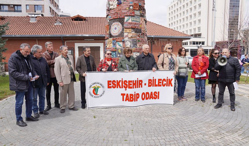 Pandemi döneminde yitirilen sağlık çalışanları Eskişehir'de anıldı