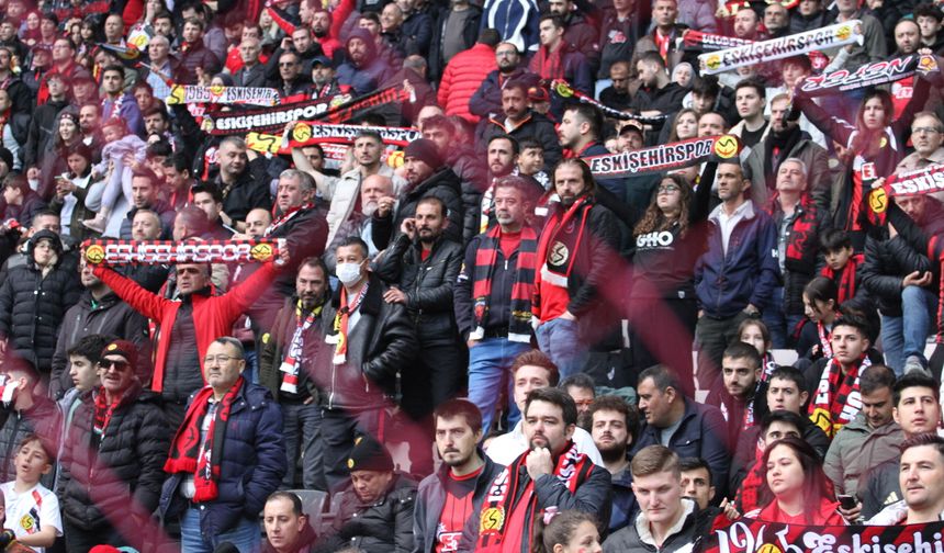 Kapalı gişe maçta tribün dersi verildi