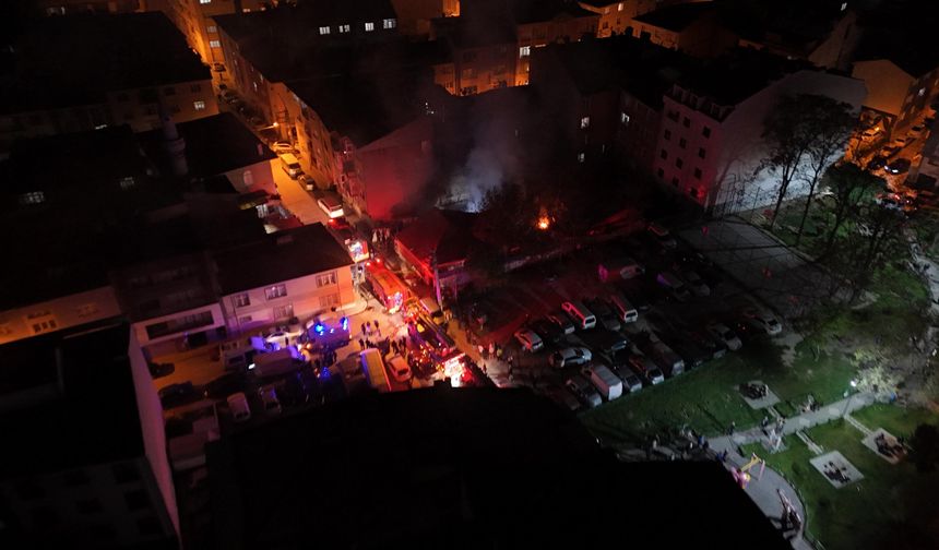 Eskişehir’de Korku Dolu Gece: Patlama Sesleriyle Başlayan Yangın Yan Binaya Sıçradı!