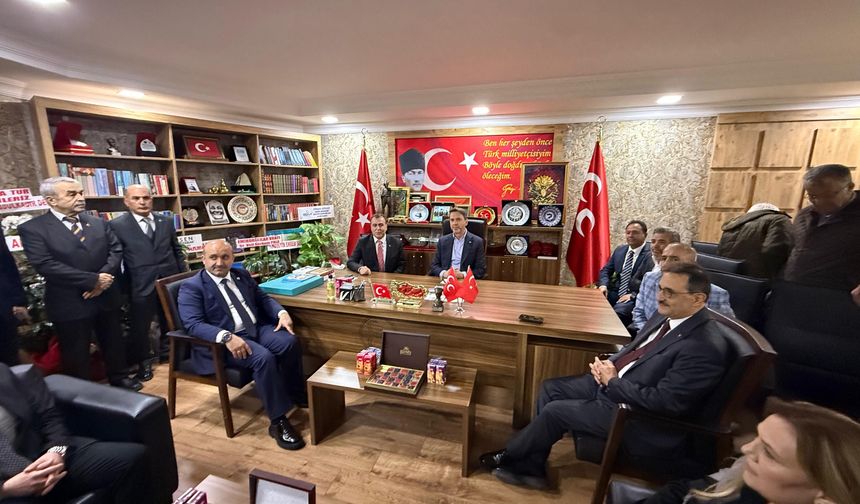 Bakan Bayraktar’dan MHP İl Başkanlığı’na Ziyaret