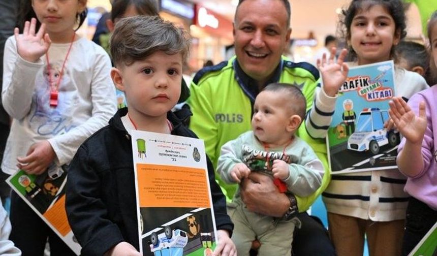 Eskişehir polisi, Trafik Haftası'na özel etkinlik düzenledi