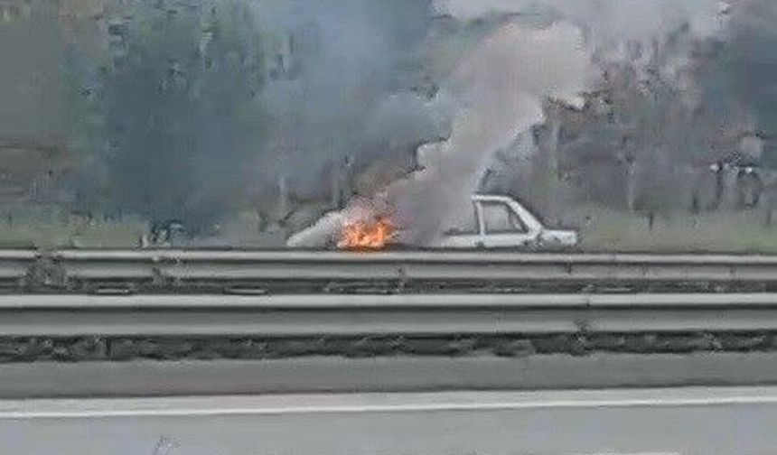 Eskişehir Çevre Yolu'nda Otomobil Alev Alev Yandı!