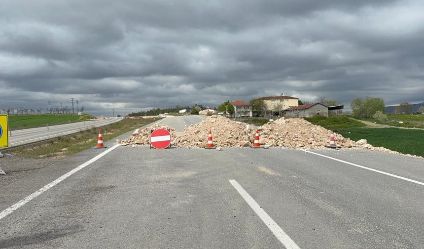 Eskişehir'de Yol Yapalım Derken Mahalleliyi ‘Hapsettiler’