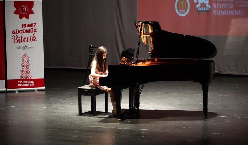 Genç yetenekler piyano festivali ile hünerlerini sergiledi