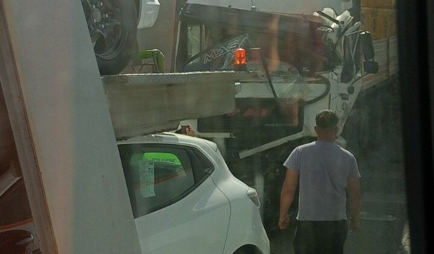 Batıkent Kavşağı’nda Tırlar Birbirine Girdi