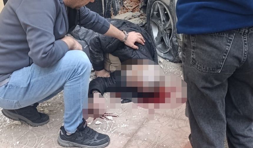 Eskişehir’de Kaldırıma Çıkan Otomobil 3 Yayayı Ezdi