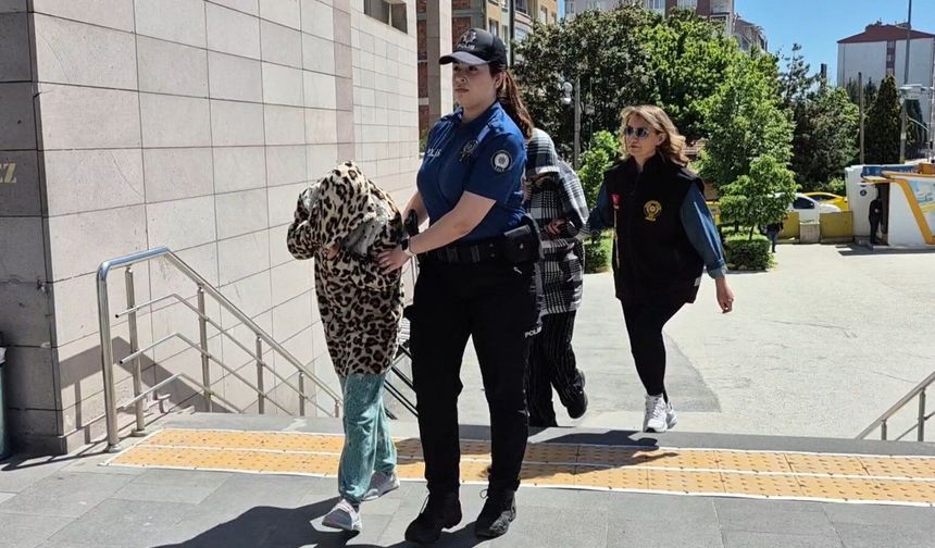 Eskişehir'de 185 Bin Liralık Altın Hırsızlığı: Taksitle Kaçarken Polise Yakalandılar
