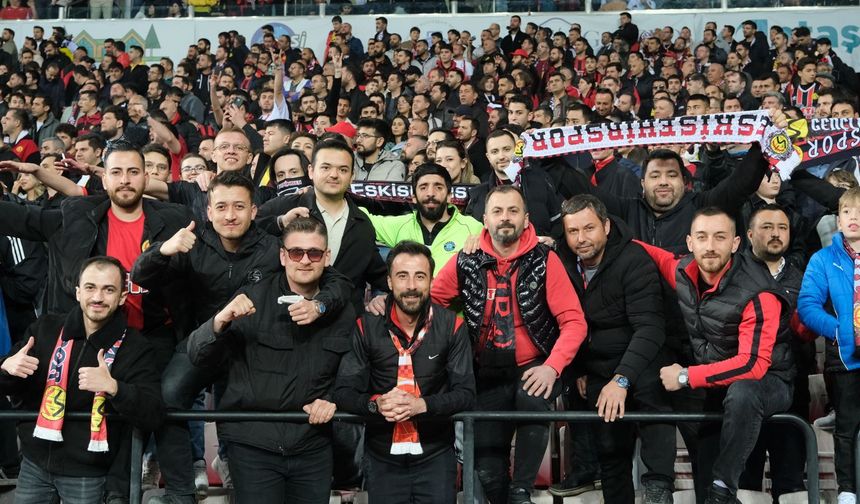 Kapalı Gişe Geliyor: Ayvalıkgücü Maçı Biletlerine Taraftardan Yoğun İlgi