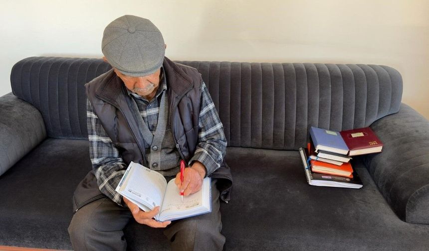 Ankaralı Yaşlı Adam 59 Yıldır Aralıksız Günlük Tutuyor!