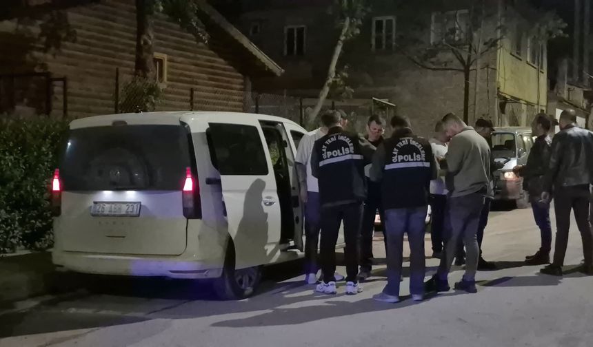 19 Yaşındaki Genç Pompalıyla Ateş Açtı, Cevabı Bıçakla Aldı!