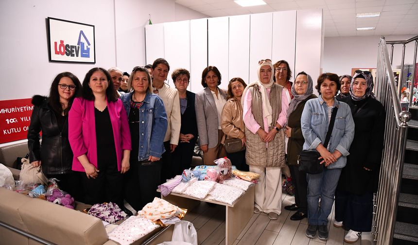 Tepebaşı Belde Evlerinden LÖSEV'e bayram hediyeleri
