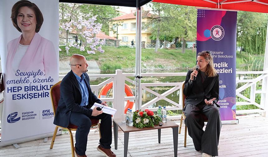 Meryem Boz "Bir Sandalye, Bir Termos" söyleşisinde gençlerle buluştu