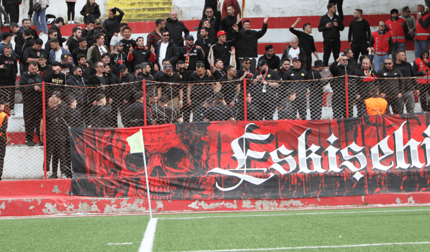 Eskişehirspor Taraftarı'ndan TFF ve Hakem Yönetimine Sert Tepki