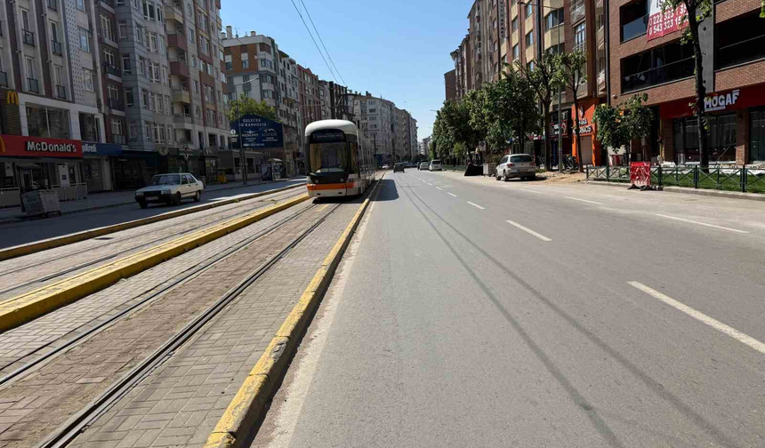 Eskişehir’de Bayramın İlk Gününde Sokaklar Sessizliğe Büründü