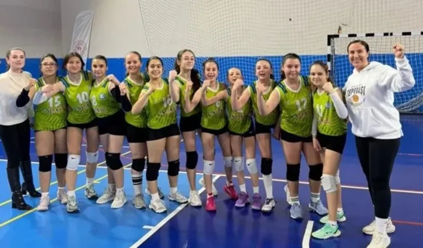Tepebaşı ilk maçta kazandı
