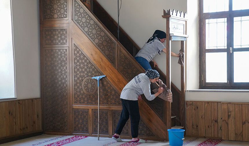 Tepebaşı’nda Camiler Kurban Bayramı öncesi hijyene kavuşuyor