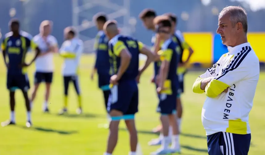 Fenerbahçe'de En Az 17 Oyuncuyla Yollar Ayrılıyor